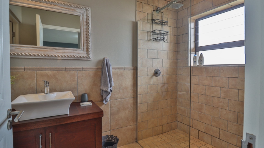 6 Bedroom Property for Sale in Moquini Coastal Estate Western Cape